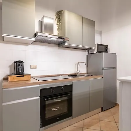 Guesthost - Your At The Cathedral - Cozy Flat דירה *