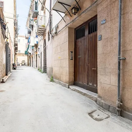 דירה Guesthost - Your At The Cathedral - Cozy Flat