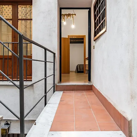 דירה Guesthost - Your At The Cathedral - Cozy Flat